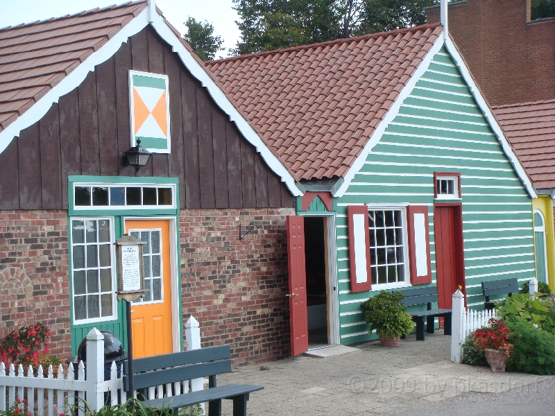 Western Michigan [2009] 521.JPG - Scenes from Windmill Island in Holland, Michigan.